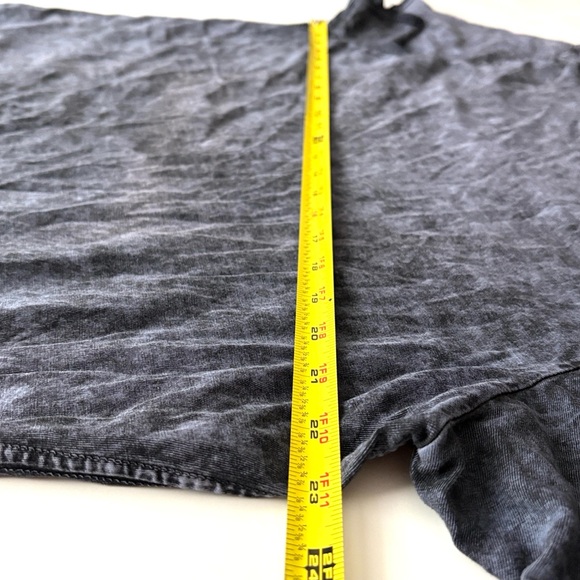 GUESS Men’s Size XXL Charcoal Short Sleeve Tee - Picture 5 of 5